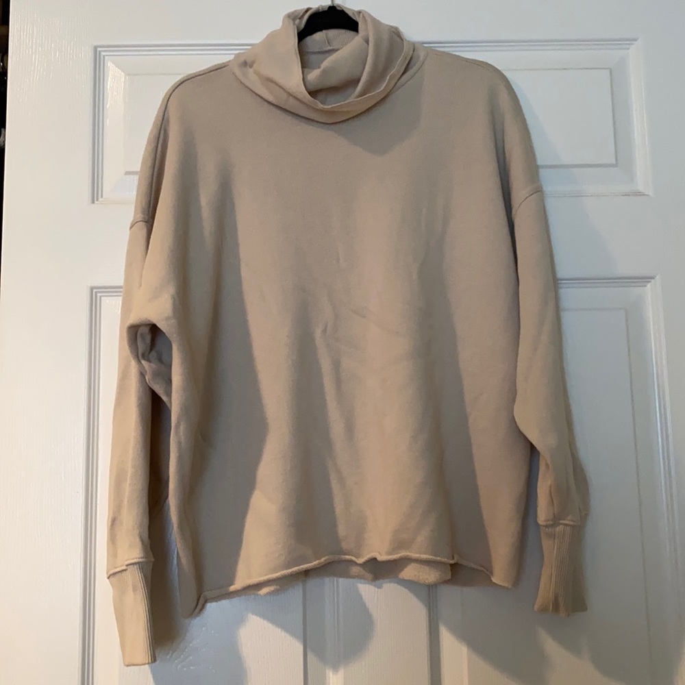 NWOT Aerie turtleneck sweatshirt